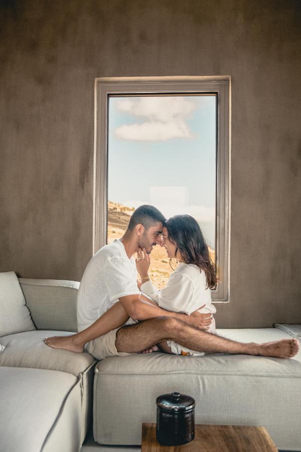 Santorini Sky, The Lodge Пиргос Экстерьер фото